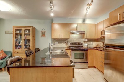 Photo 10 at 301 - 1633 Mackay Avenue, Pemberton NV, North Vancouver