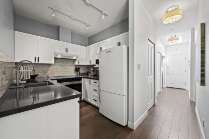 Photo 2 at 313 - 1675 W 10th Avenue, Fairview VW, Vancouver West