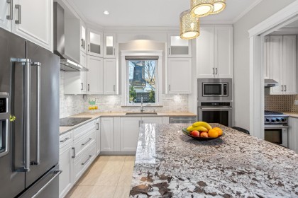 Photo 7 at 2989 W 32nd Avenue, MacKenzie Heights, Vancouver West