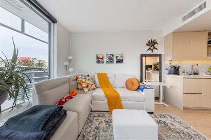 Photo 7 at 1810 - 89 Nelson Street, Yaletown, Vancouver West