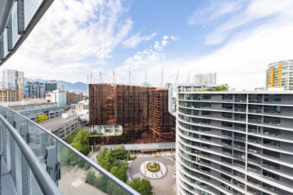 Photo 3 at 1810 - 89 Nelson Street, Yaletown, Vancouver West