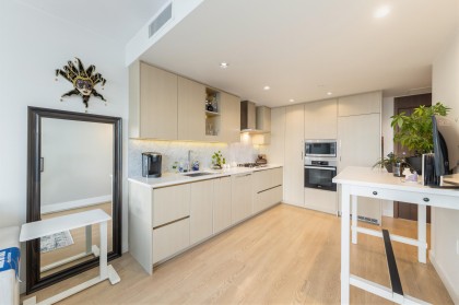 Photo 10 at 1810 - 89 Nelson Street, Yaletown, Vancouver West