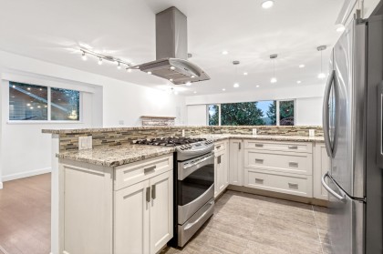Photo 13 at 4938 Redonda Drive, Canyon Heights NV, North Vancouver