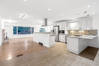 Photo 7 at 4938 Redonda Drive, Canyon Heights NV, North Vancouver