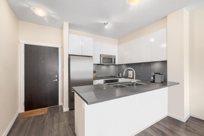 Photo 7 at 515 - 2665 Mountain Highway, Lynn Valley, North Vancouver