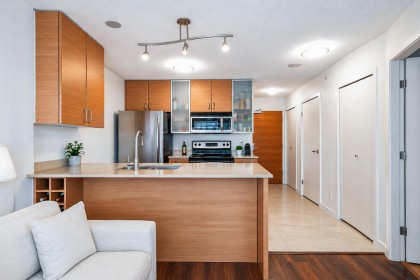 Photo 3 at 1405 - 909 Mainland Street, Yaletown, Vancouver West