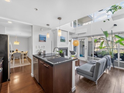 Photo 3 at PH1 - 1288 Chesterfield Avenue, Central Lonsdale, North Vancouver