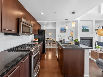 Photo 4 at PH1 - 1288 Chesterfield Avenue, Central Lonsdale, North Vancouver