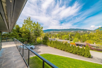 Photo 3 at 880 Jefferson Avenue, Sentinel Hill, West Vancouver