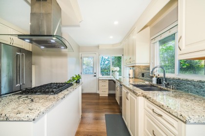 Photo 14 at 880 Jefferson Avenue, Sentinel Hill, West Vancouver