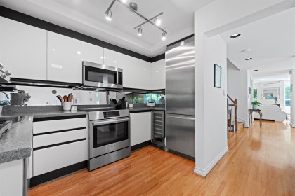 Photo 13 at 102 - 2128 W 43rd Avenue, Kerrisdale, Vancouver West