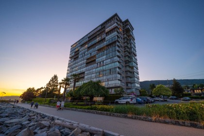 Photo 3 at 301 - 150 24th Street, Dundarave, West Vancouver