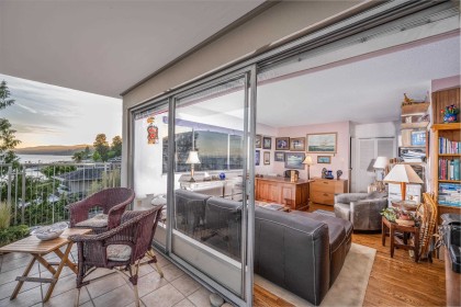 Photo 11 at 301 - 150 24th Street, Dundarave, West Vancouver