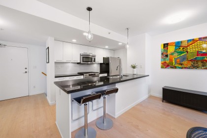 Photo 5 at TH1 - 1288 Chesterfield Avenue, Central Lonsdale, North Vancouver