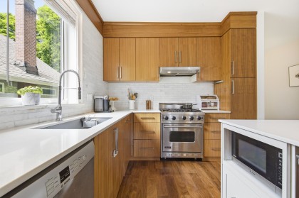 Photo 15 at 2436 W 8th Avenue, Kitsilano, Vancouver West