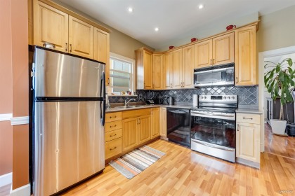 Photo 5 at 836 W 68th Avenue, Marpole, Vancouver West