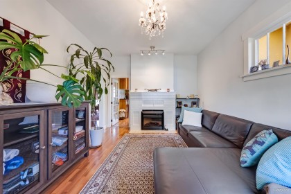 Photo 10 at 836 W 68th Avenue, Marpole, Vancouver West