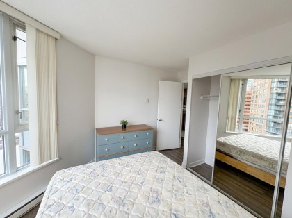 Photo 4 at 1602 - 1212 Howe Street, Downtown VW, Vancouver West
