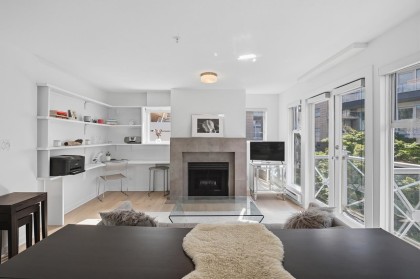 Photo 4 at 401 - 1562 W 5th Avenue, False Creek, Vancouver West