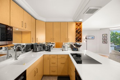 Photo 9 at 601 - 1575 Beach Avenue, West End VW, Vancouver West