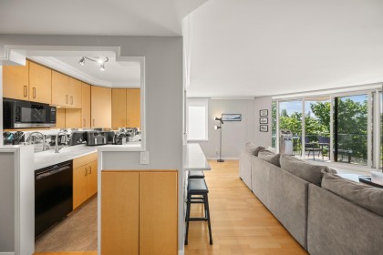 Photo 10 at 601 - 1575 Beach Avenue, West End VW, Vancouver West