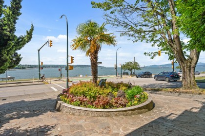 Photo 4 at 601 - 1575 Beach Avenue, West End VW, Vancouver West