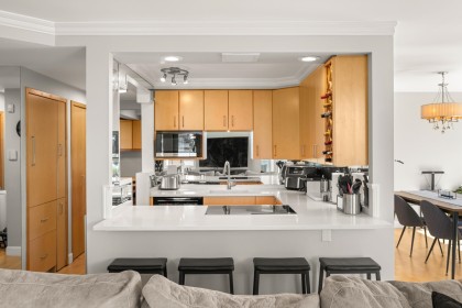 Photo 8 at 601 - 1575 Beach Avenue, West End VW, Vancouver West