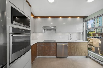 Photo 7 at 509 - 990 Beach Avenue, Yaletown, Vancouver West