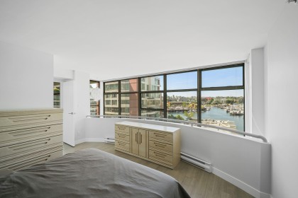 Photo 15 at 509 - 990 Beach Avenue, Yaletown, Vancouver West