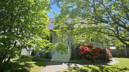 Photo 2 at 162 W 43rd Avenue, Oakridge VW, Vancouver West