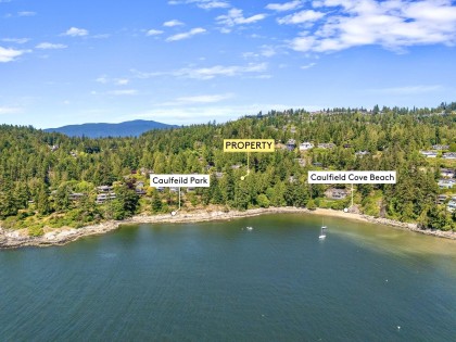 Photo 2 at 4704 Dogwood Lane, Olde Caulfeild, West Vancouver