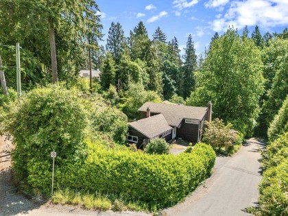 Photo 5 at 4704 Dogwood Lane, Olde Caulfeild, West Vancouver