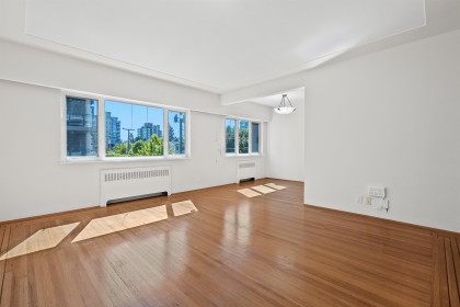 Photo 5 at 8 - 2296 W 39th Avenue, Kerrisdale, Vancouver West