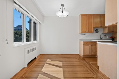 Photo 15 at 8 - 2296 W 39th Avenue, Kerrisdale, Vancouver West