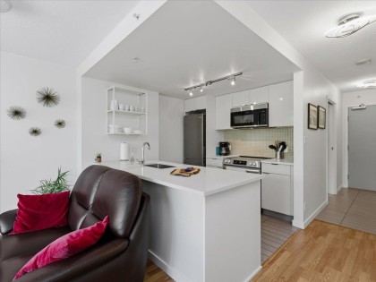 Photo 5 at 805 - 788 Hamilton Street, Downtown VW, Vancouver West