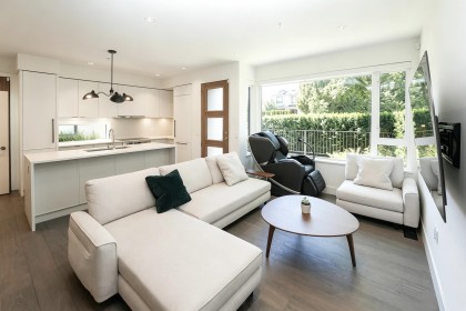 Photo 1 at 6840 Oak Street, South Cambie, Vancouver West