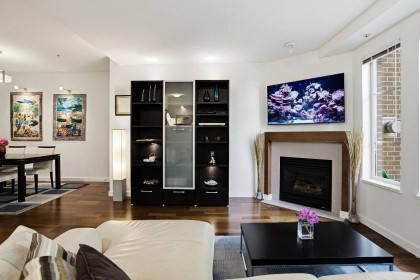 Photo 3 at 6230 Logan Lane, University VW, Vancouver West