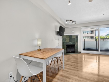 Photo 13 at 102 - 3788 W 10th Avenue, Point Grey, Vancouver West