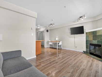 Photo 5 at 102 - 3788 W 10th Avenue, Point Grey, Vancouver West