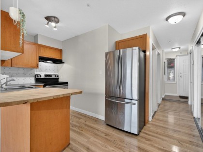 Photo 8 at 102 - 3788 W 10th Avenue, Point Grey, Vancouver West