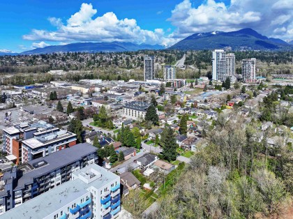 Photo 8 at 1591 Bond Street, Lynnmour, North Vancouver