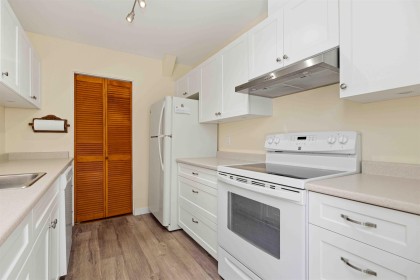 Photo 10 at 6432 Douglas Street, Horseshoe Bay WV, West Vancouver