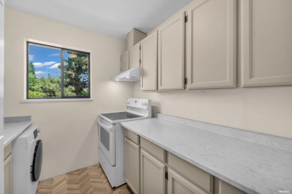 Photo 12 at 303 - 1296 W 70th Avenue, Marpole, Vancouver West