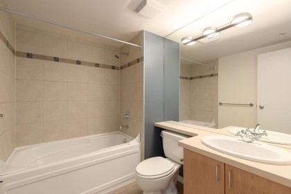 Photo 16 at 3205 - 193 Aquarius Mews, Vancouver West