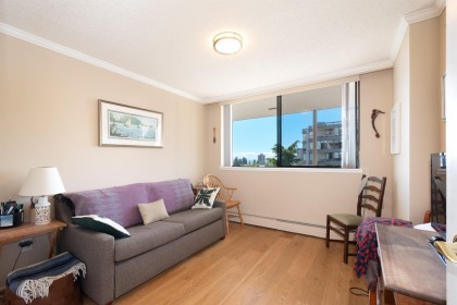 Photo 23 at 402 - 1390 Duchess Avenue, Ambleside, West Vancouver