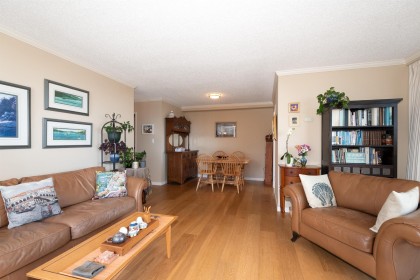 Photo 9 at 402 - 1390 Duchess Avenue, Ambleside, West Vancouver