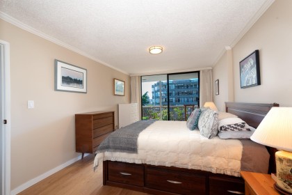 Photo 21 at 402 - 1390 Duchess Avenue, Ambleside, West Vancouver