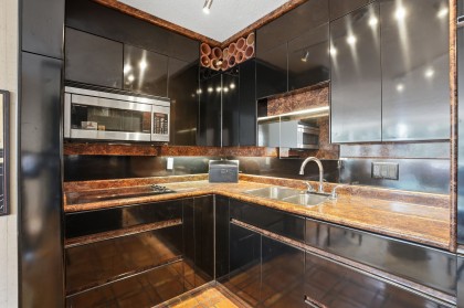 Photo 3 at 215 - 1425 Esquimalt Avenue, Ambleside, West Vancouver