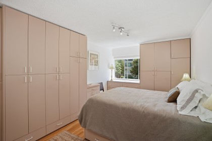 Photo 9 at 215 - 1425 Esquimalt Avenue, Ambleside, West Vancouver