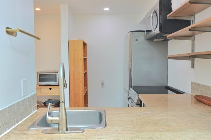 Photo 10 at 21 - 1345 W 4th Avenue, Vancouver West